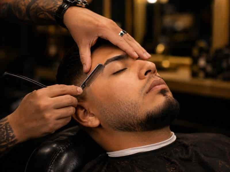 Perfilado de cejas para hombre en San Juan del Río
